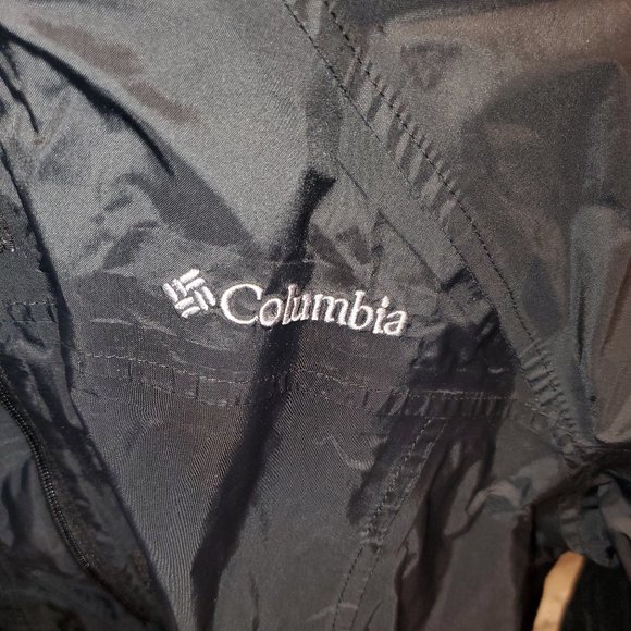 Columbia Women's Small Light Weight Omni-Tech Rain Jacket - Picture 3 of 6